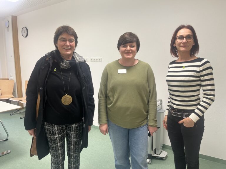 Grüne Kreisrätinnen besuchen neue Pflegefachschule