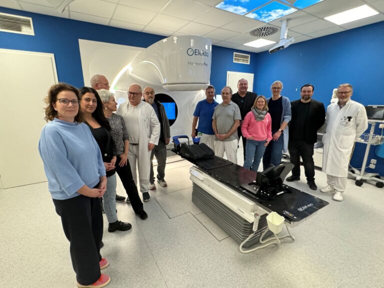 GRÜNE besichtigen Linearbeschleuniger im Klinikum St. Elisabeth